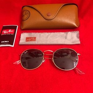 Ray-Ban Round Black Unisex Sunglasses